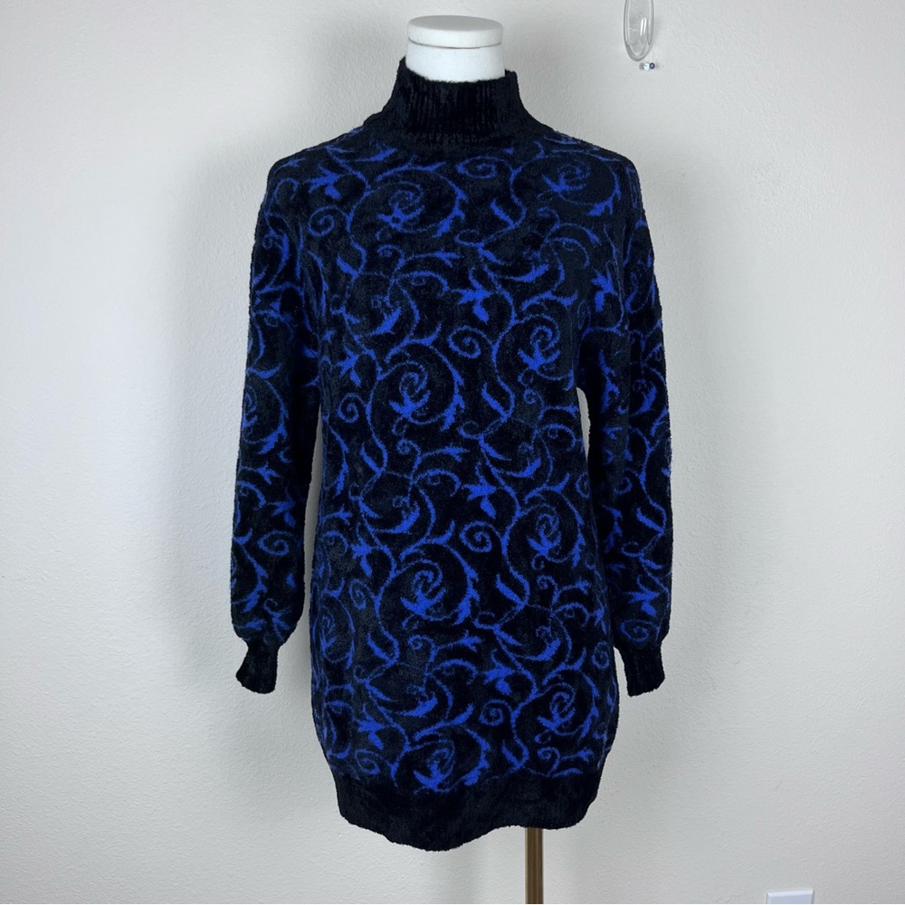 Vintage St John Sweater Womens Small Chenille Scroll Floral 80s Soft Cozy Blue